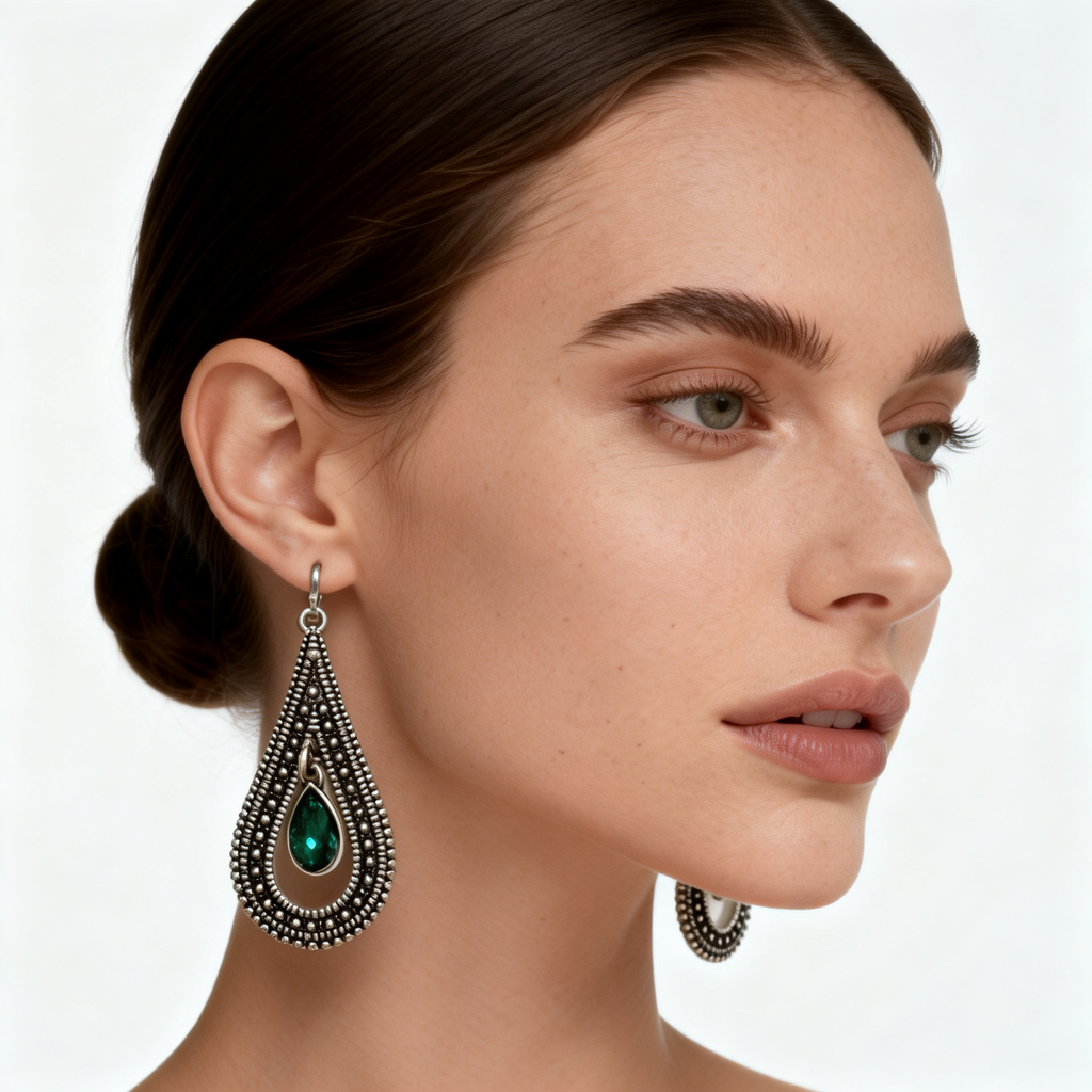 Pendiente vintage con detalle esmeralda Retro – MINOMINO